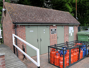 Moorings and services at Newbury