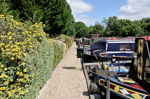 Moorings and services at Newbury